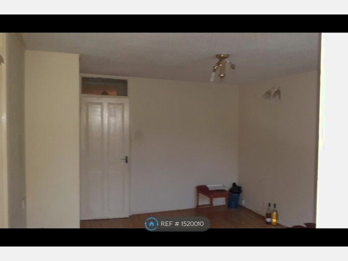 2 Bedroom Semi-Detached House To Rent In Newham Close, Thornton Heath, CR7