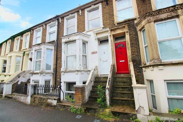 2 Bedroom Flat To Rent In The Broadway, Minster On Sea, Sheerness, ME12