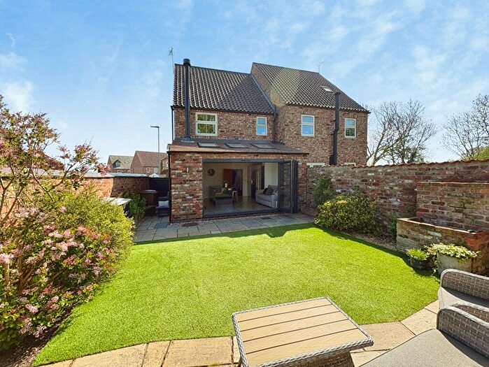 3 Bedroom Semi Detached House For Sale In Hodson Close, Skellingthorpe, LN6