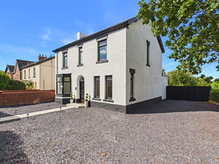 4 Bedroom Detached House For Sale In Chester Road, Helsby, Chester, Cheshire, WA6