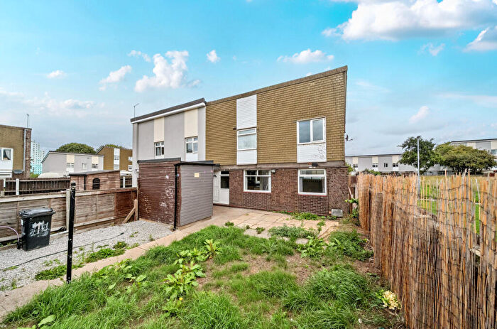 2 Bedroom Semi-Detached House For Sale In Hartland Close, Bransholme, Hull, HU7