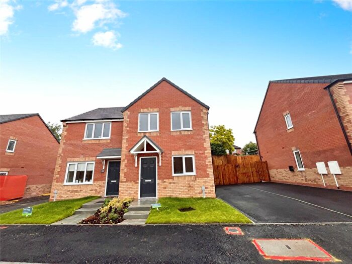 3 Bedroom Semi-Detached House To Rent In Forterra Way, Bircotes, Doncaster, DN11