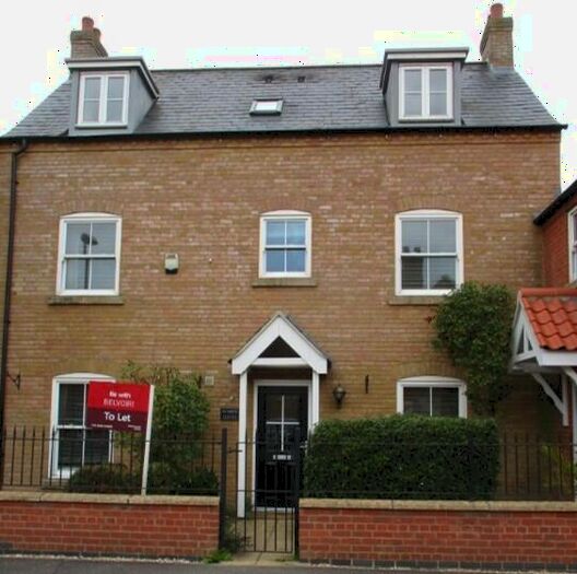 4 Bedroom Semi-Detached House To Rent In Honeysuckle Lane, Wragby, LN8