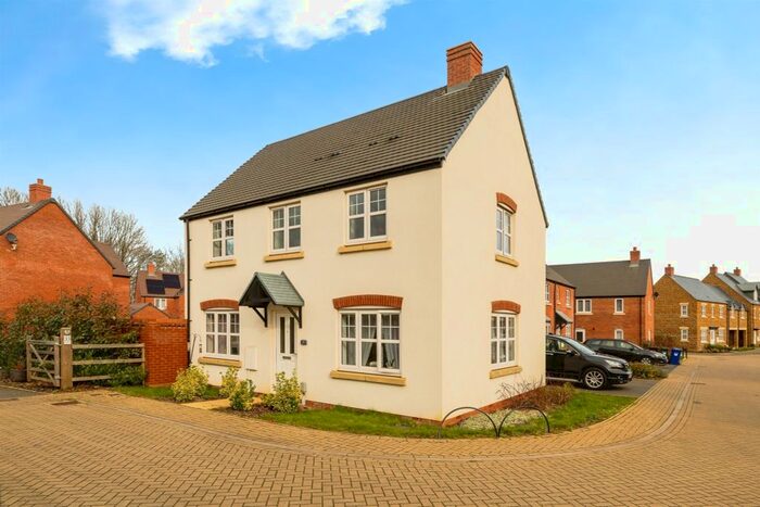 3 Bedroom Detached House For Sale In Bismore Road, Banbury, OX16