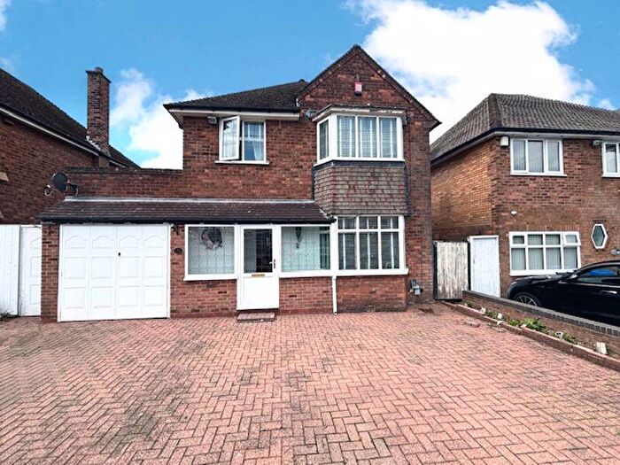 3 Bedroom Detached House For Sale In Birmingham Road, Great Barr, Birmingham, B43