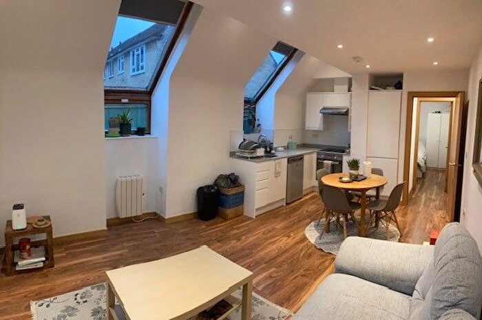 1 Bedroom Flat To Rent In Hornsey Road, Islington, Holloway, Noth London, N7