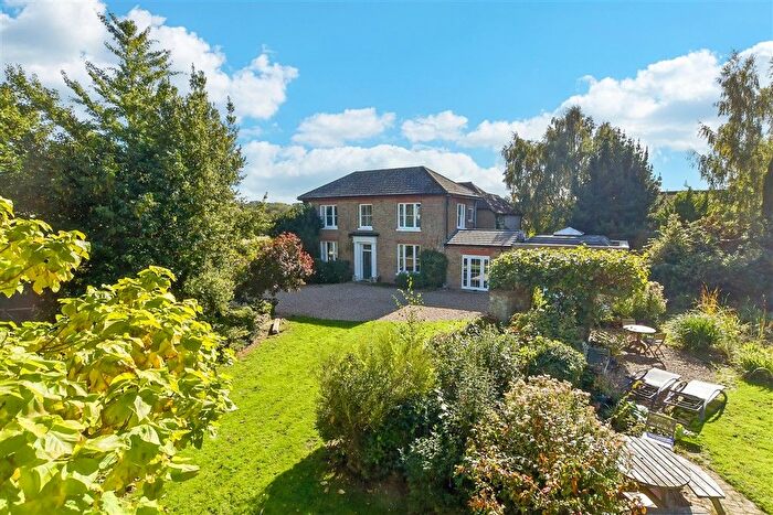 3 Bedroom Detached House For Sale In Stockett Lane, Maidstone, Kent, ME15