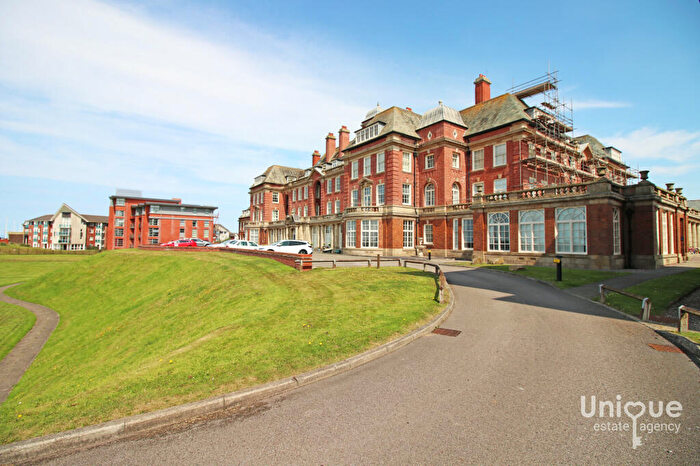 2 Bedroom Apartment To Rent In Queens Promenade, Blackpool, Lancashire, FY2