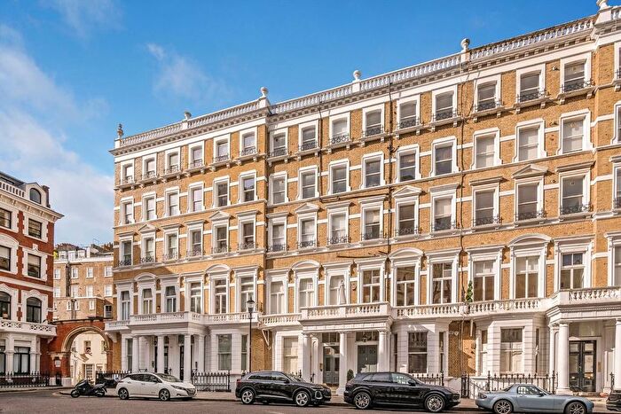 2 Bedroom Flat To Rent In Emperors Gate, South Kensington, SW7