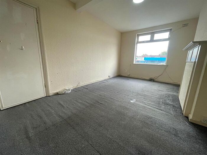 2 Bedroom Maisonette To Rent In Hale Lane, Edgware, HA8