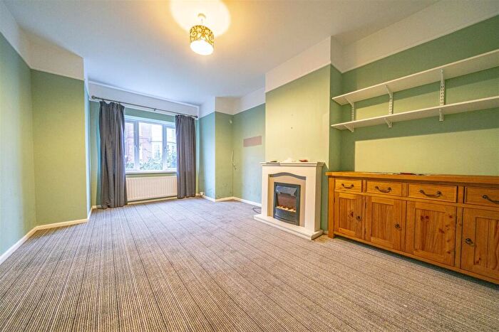 2 Bedroom Apartment For Sale In Essex Road, Weymouth, DT4