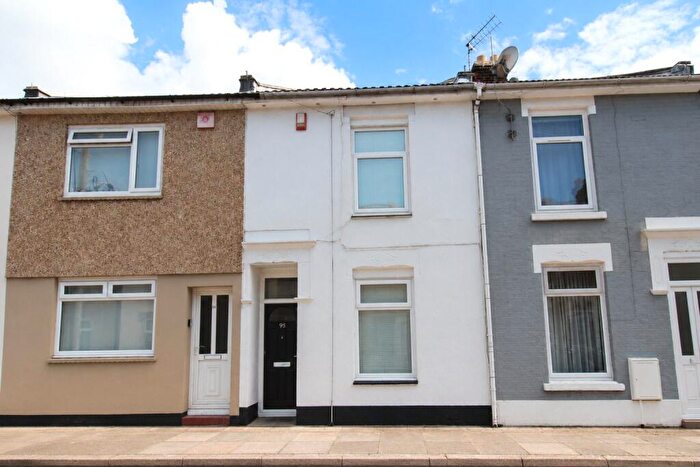 4 Bedroom Terraced House For Sale In Guildford Road, Portsmouth, Hampshire, PO1