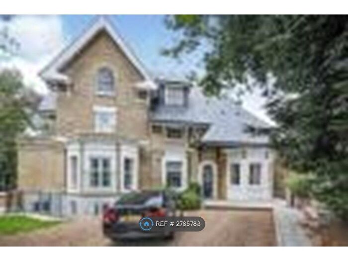 4 Bedroom Flat To Rent In Fox Hill, London, SE19