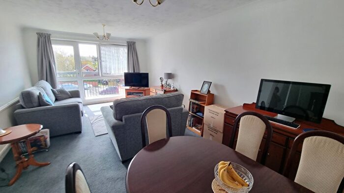 2 Bedroom Flat To Rent In Buckhurst Road, Bexhill On Sea, TN40