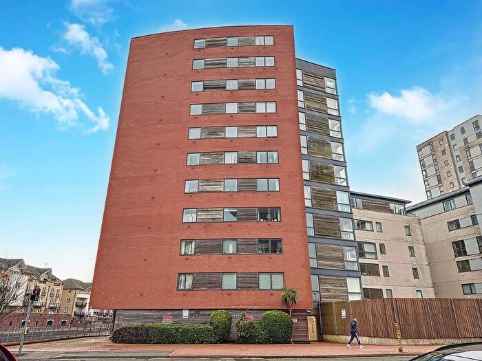 1 Bedroom Flat For Sale In Falcon Drive, Cardiff, CF10