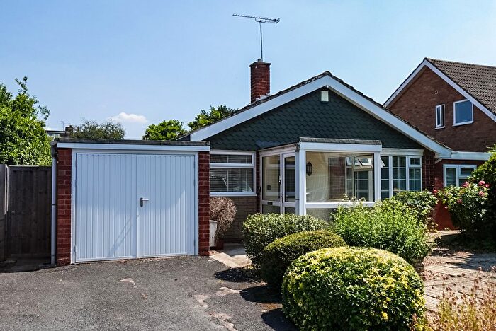 3 Bedroom Bungalow For Sale In Faircroft, Kenilworth, Warwickshire, CV8