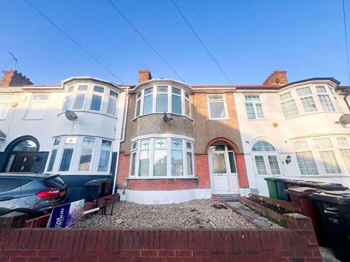 4 Bedroom Terraced House To Rent In Hulse Avenue, Barking, IG11