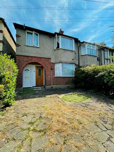 1 Bedroom Maisonette To Rent In Wide Way, Mitcham, CR4