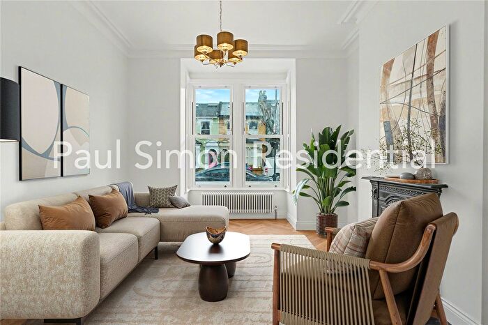 4 Bedroom Terraced House For Sale In Lothair Road North, Finsbury Park, London, N4