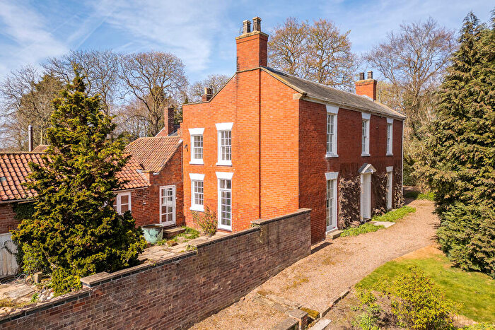 House For Sale In Lot - Whisby Hall And Farmyard, With . Hectares (. Acres) Of Grassland, Totalling . Hectares (. Acres), LN6