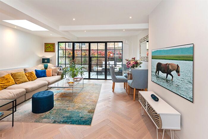 3 Bedroom Flat For Sale In Oxberry Avenue, London, SW6