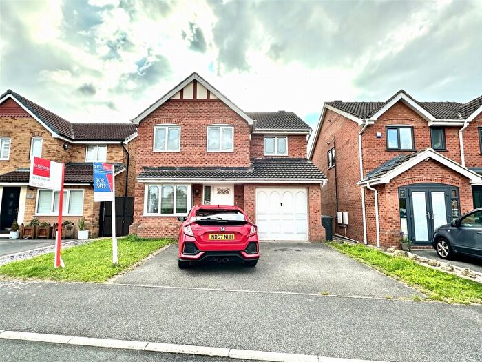 4 Bedroom Detached House For Sale In Sandringham Close, Leeds, West Yorkshire, LS27
