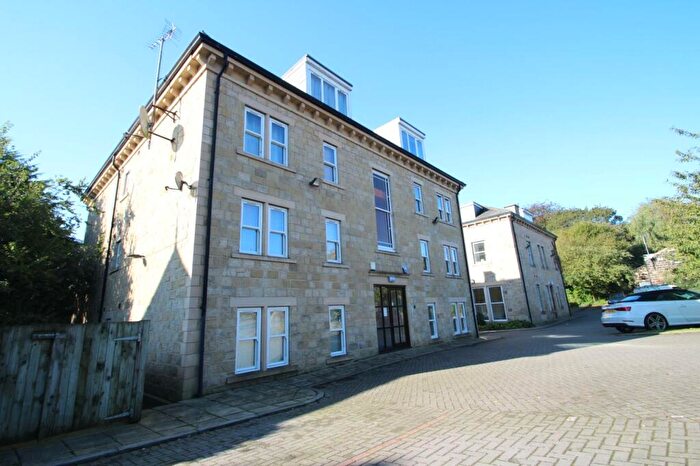 2 Bedroom Flat To Rent In New Road Side, Horsforth, Leeds, West Yorkshire, Uk, LS18