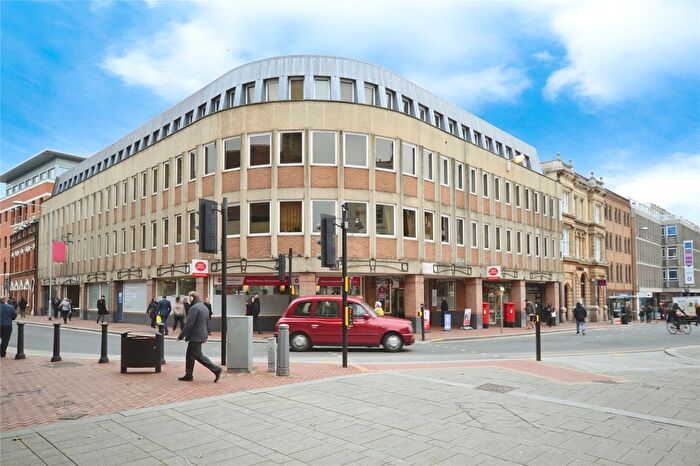 2 Bedroom Flat To Rent In The Forbury, Reading, RG1