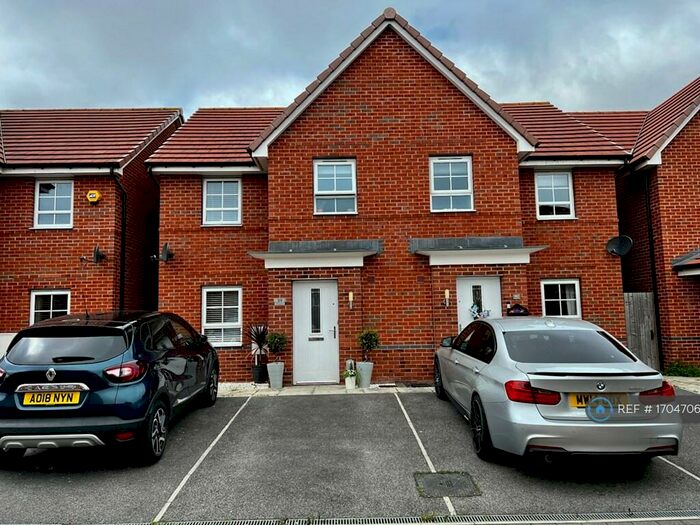 3 Bedroom Semi-Detached House To Rent In Petfield Drive, Anlaby, Hull, HU10