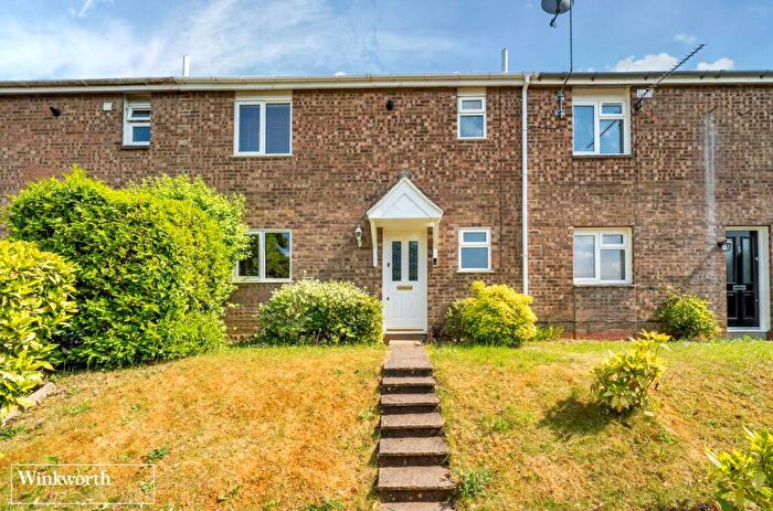 3 Bedroom House For Sale In Gainsborough Road, Basingstoke, Hampshire, RG21