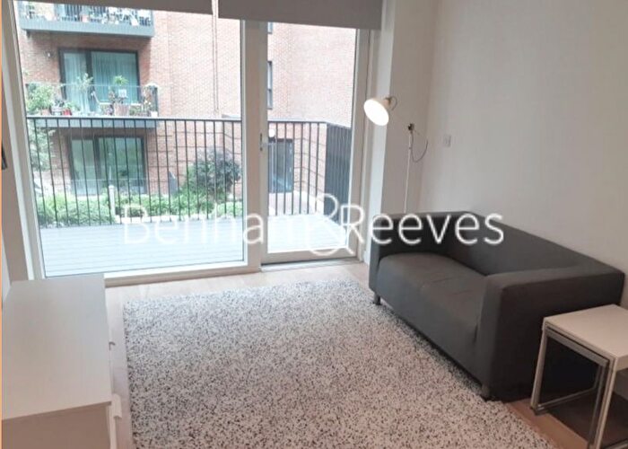 1 Bedroom Flat To Rent In Accolade Avenue, Southall, UB1