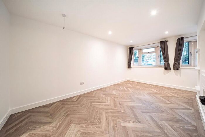 1 Bedroom Maisonette To Rent In Woodham Lane, New Haw, Addlestone, KT15