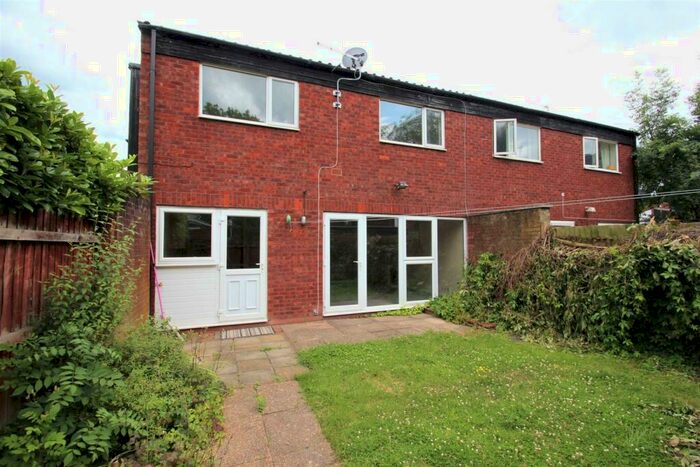 3 Bedroom Property To Rent In Pembridge Close, Redditch, B98