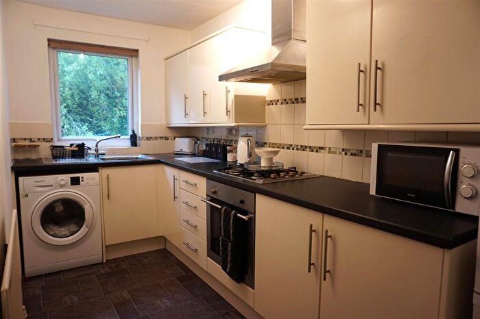 1 Bedroom Flat To Rent In Sandhurst Close, Church Hill South, B98