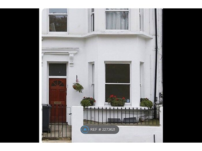 2 Bedroom Flat To Rent In Norwood Road, London, SE24