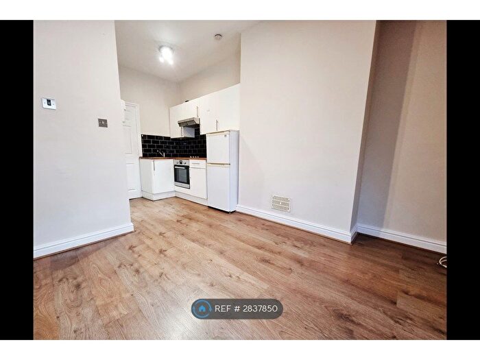 1 Bedroom Flat To Rent In Erleigh Road, Reading, RG1
