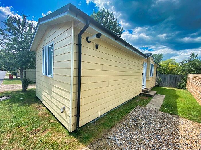 2 Bedroom Detached Bungalow To Rent In Golden Cross, Hailsham, BN27