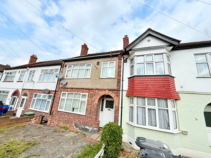 3 Bedroom Terraced House For Sale In Penderry Rise, London, SE6