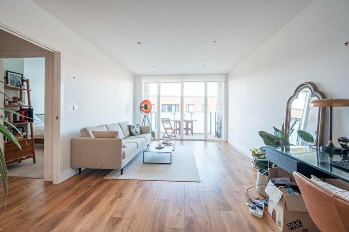 1 Bedroom Flat To Rent In Hebden Street, Haggerston, London, E2