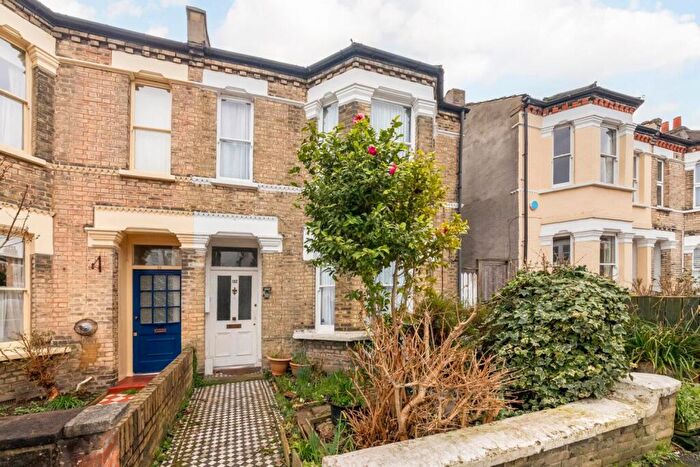 4 Bedroom House For Sale In St. Julians Farm Road, London, SE27
