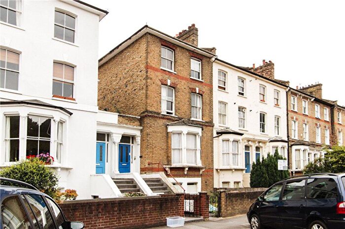 1 Bedroom Apartment To Rent In Colvestone Crescent, Hackney, London, E8