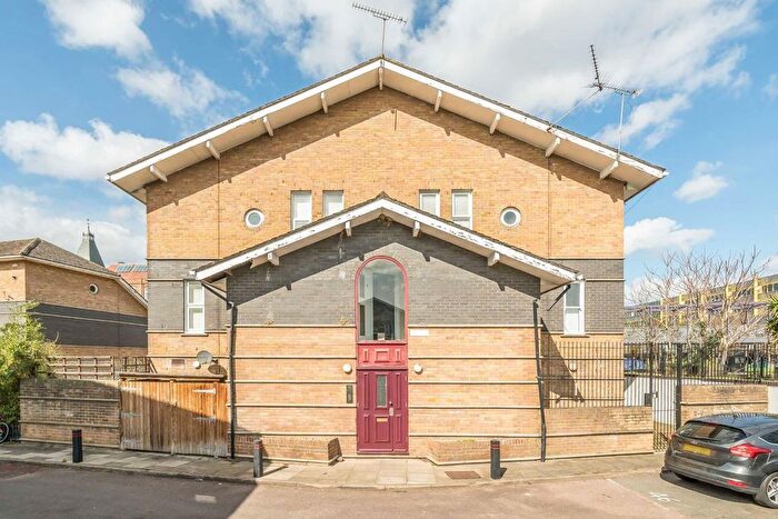 2 Bedroom Flat To Rent In Leabank Square, Hackney Wick, E9