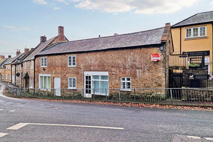 1 Bedroom Flat For Sale In Beaminster, DT8