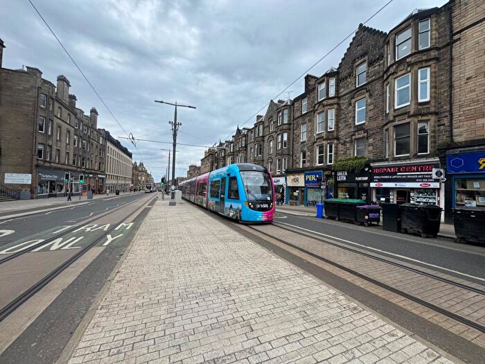 3 Bedroom Flat To Rent In , Elm Row, Edinburgh, EH7
