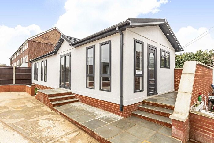 2 Bedroom Bungalow To Rent In Main Street, Feltham, TW13