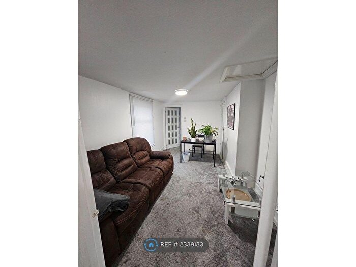 4 Bedroom Detached House To Rent In Coopersale Road, London, E9