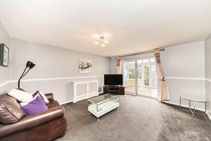 3 Bedroom House To Rent In Lavender Road, Rotherhithe, SE16
