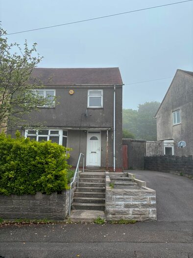 3 Bedroom Semi-Detached House To Rent In Clwyd Road, Swansea, SA5