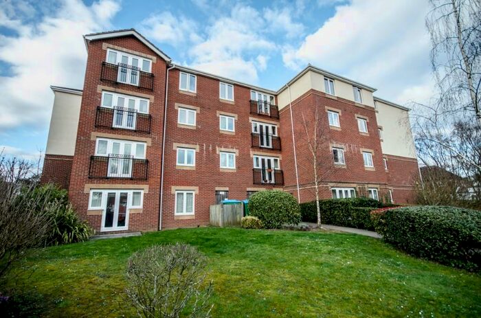 2 Bedroom Apartment To Rent In West End Road, Bitterne, Hampshire, SO18