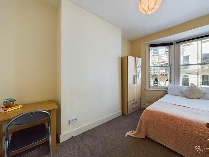 3 Bedroom Flat To Rent In Roundhill Crescent, Brighton, BN2